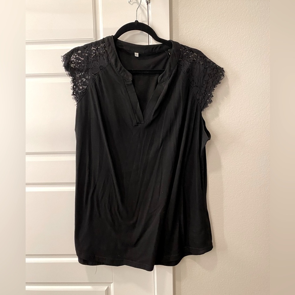Black vneck lace cap sleeve 2xl